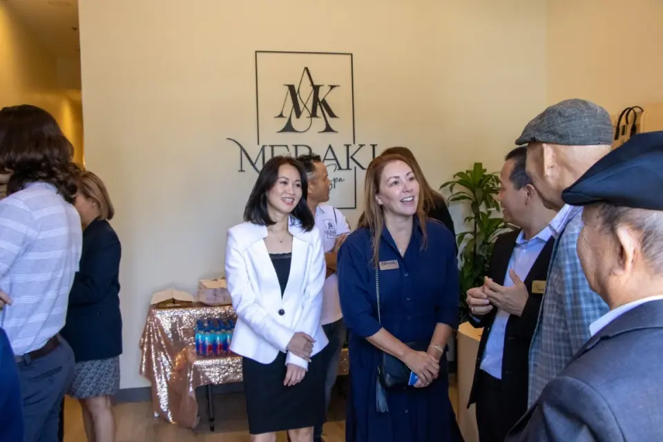 Grand Opening Crowd for Meraki.